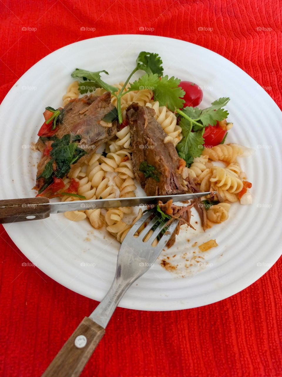 A importância  das refeições.  O cuidado com a saúde  é o bem-estar, passam diretamente  por uma alimentação  equilibrada  e saudável. Comer bem é essencial  tanto para a saúde  física como emocional