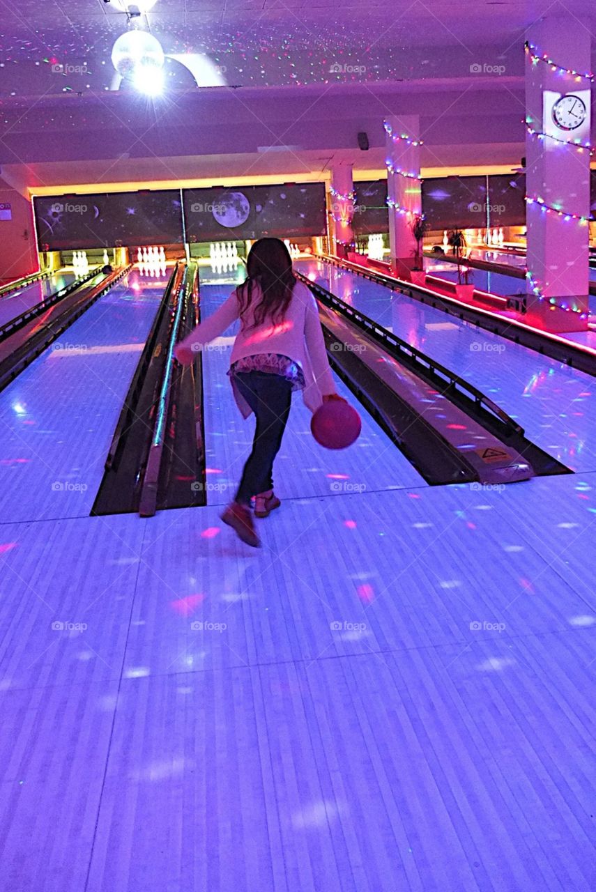 Disco bowling