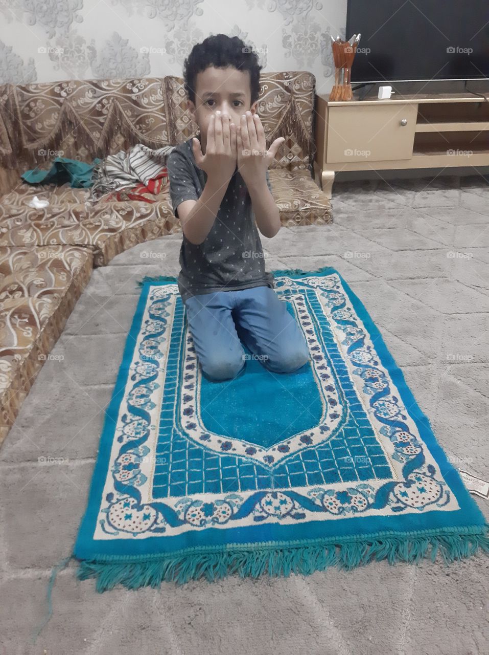 I need your support guys, I'm very, very poor, poor