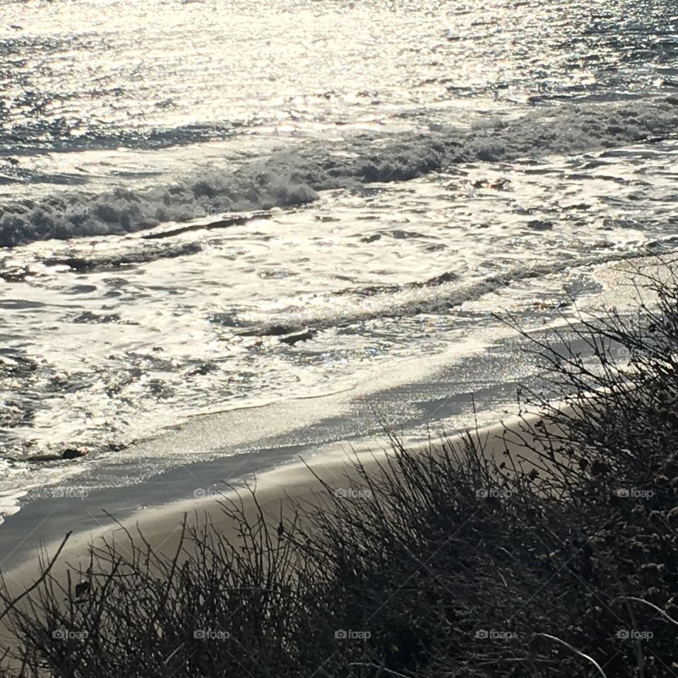 Winter waves in Malibu 