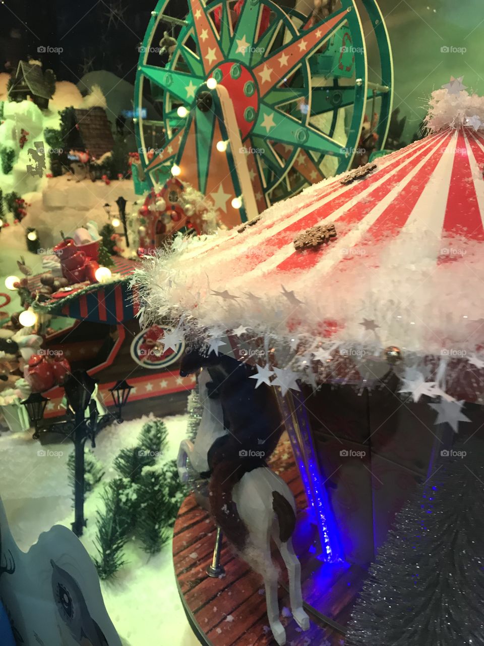 Christmas shopping window 