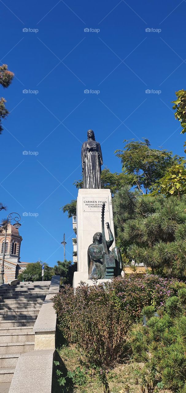 Statue of Romanian queen Carmen Silva