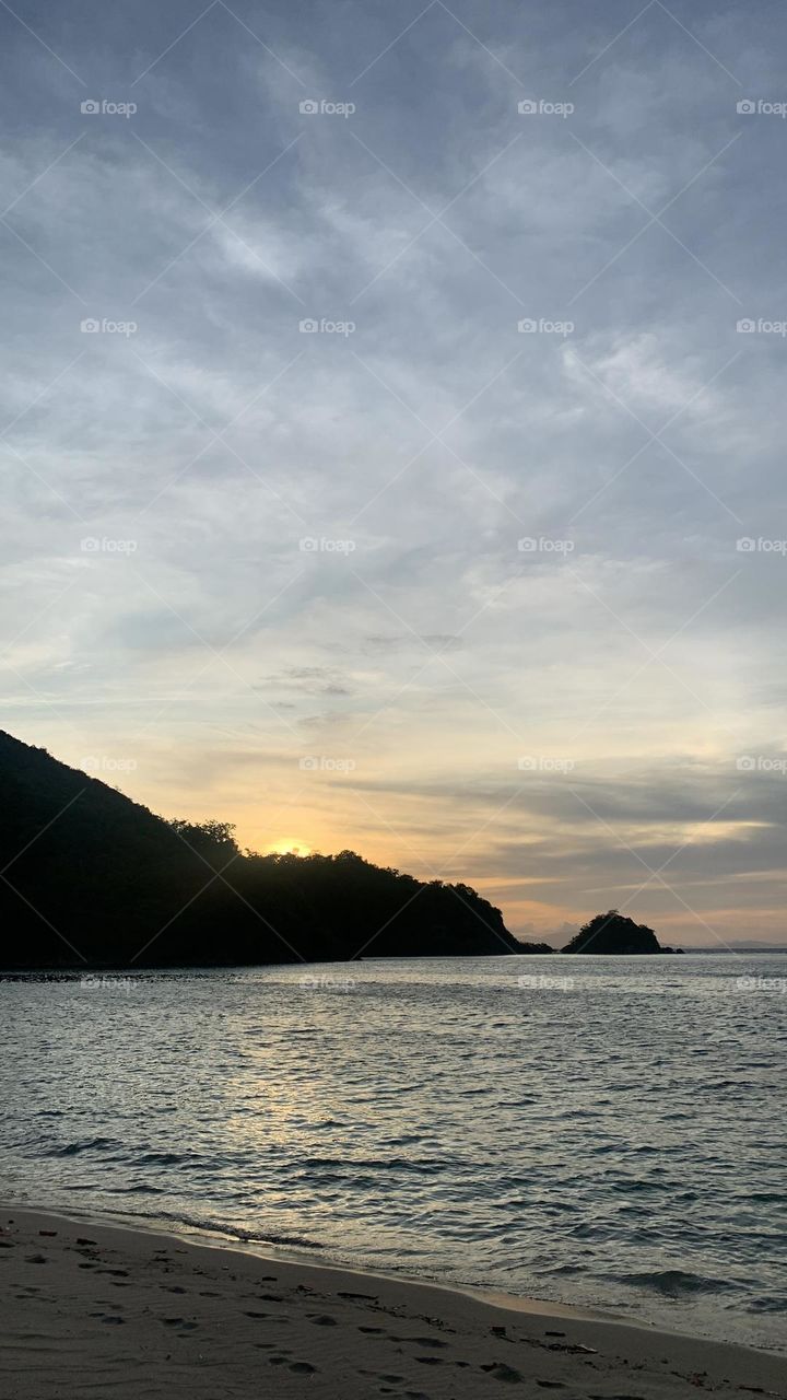 Labuan Bajo Indonesia, for those who like to travel Labuan Bajo can be one of your destinations, there are many choices of tourist objects there.