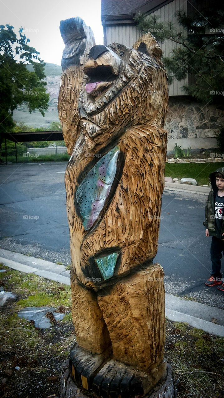bear wood carving