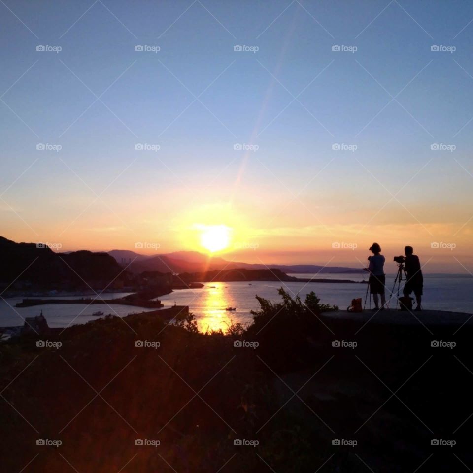 Shooting sunset.🌅