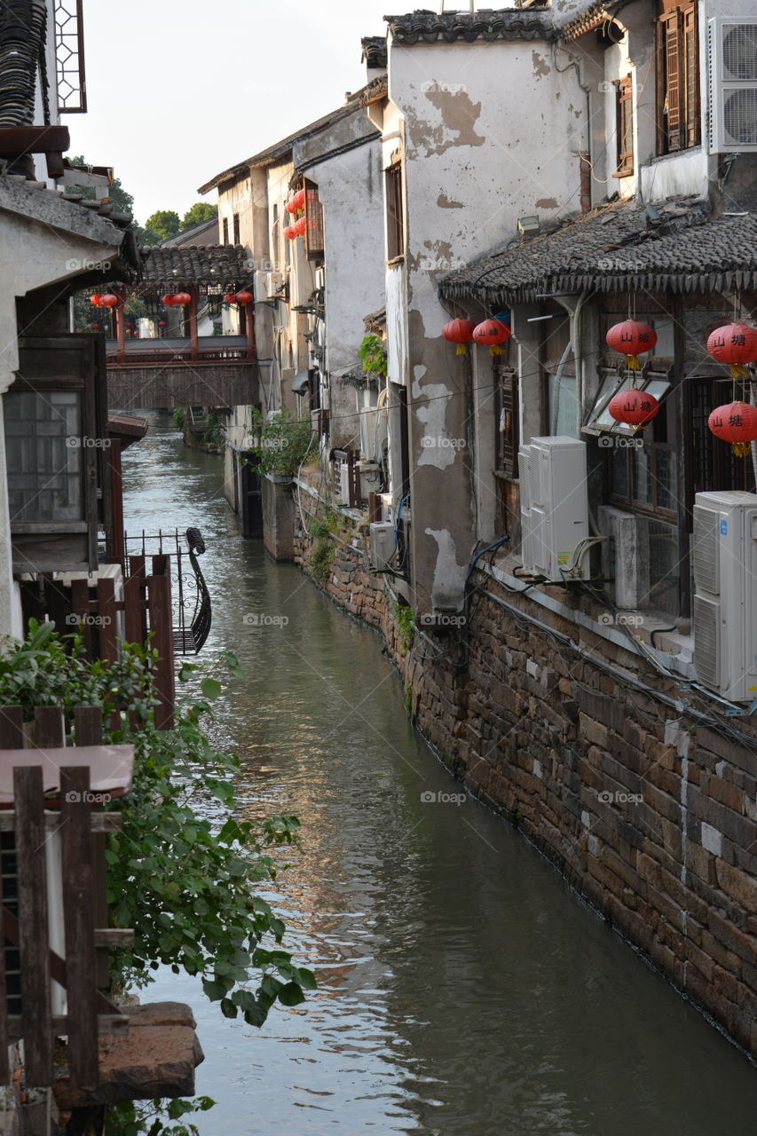 The water towns around Shanghai provides tons of excellent sites and architecture to enjoy