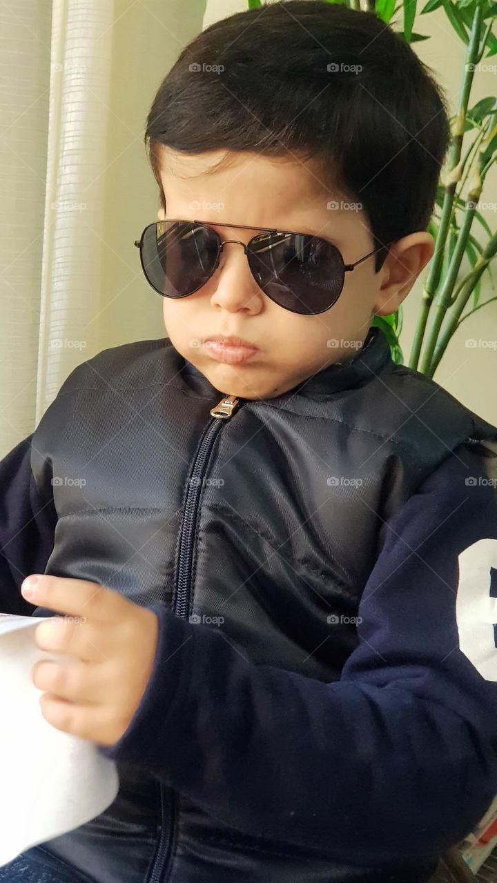 mau humor matinal, menininho bravo