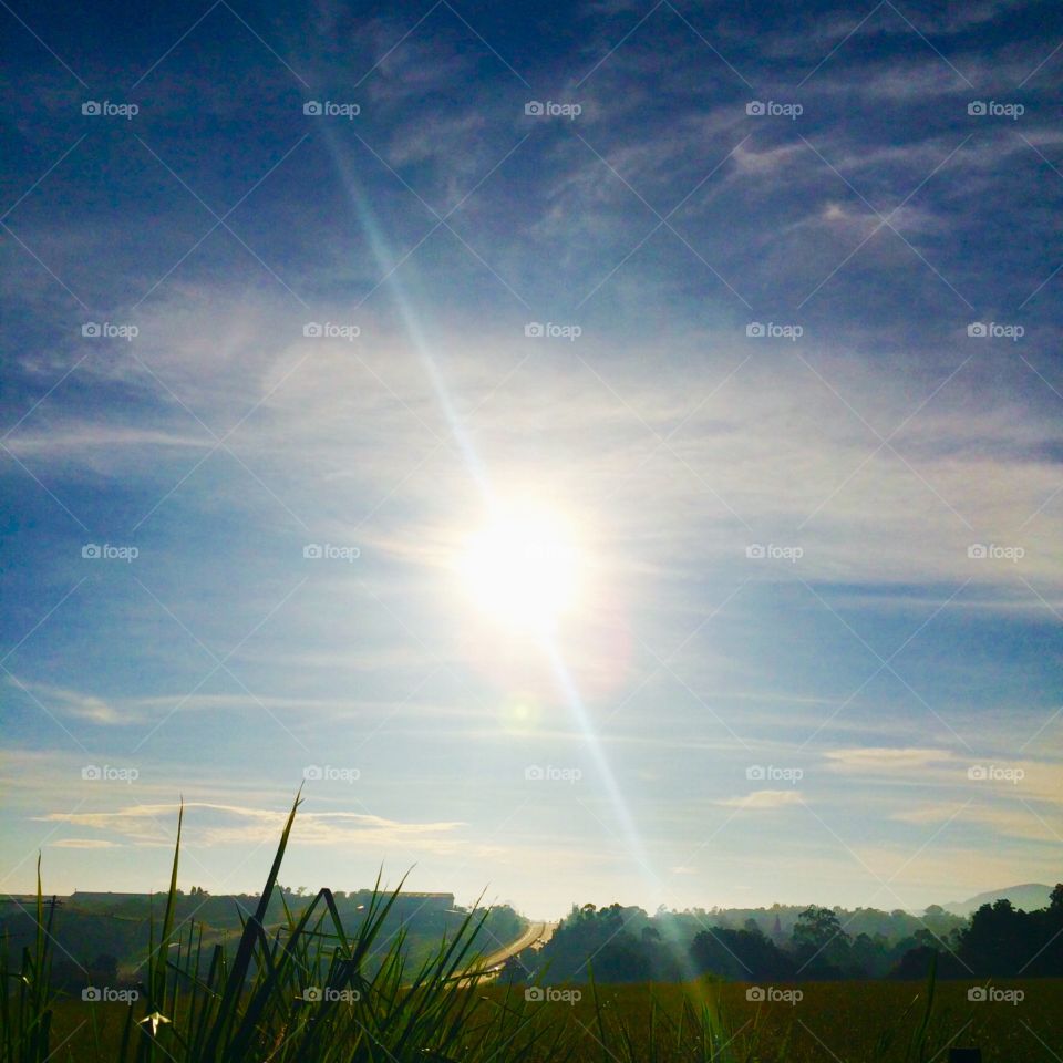 Um lindo #sol nesta 6a feira, e...
SQN
Como chove, minha gente!
☔️ 
#natureza
#fotografia
#paisagem
#sol
#amanhecer
