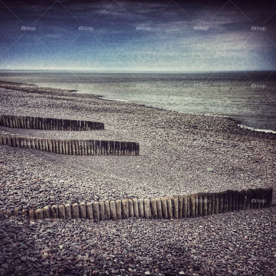 Beach. Groynes 