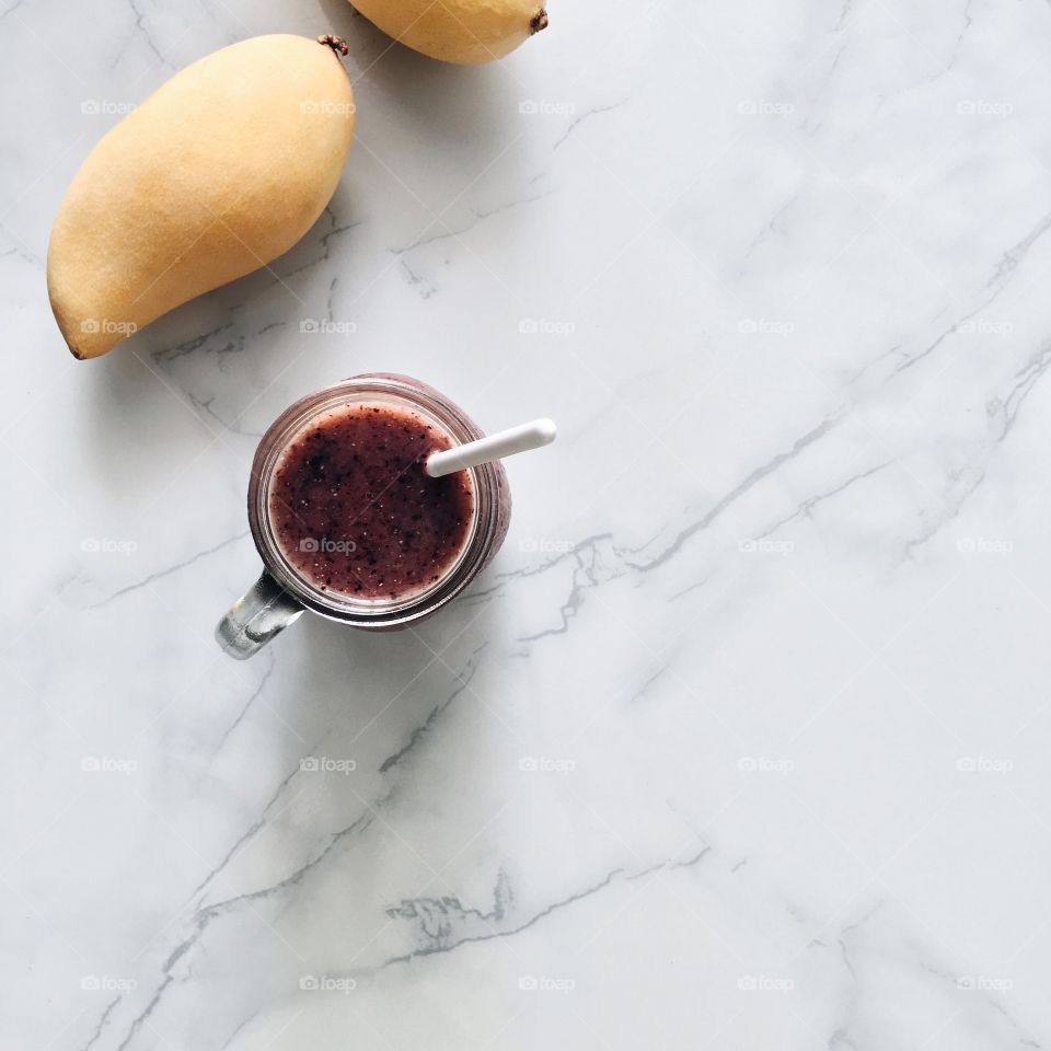 Fresh Fruit Smoothie : Summer mango blueberry smoothie 