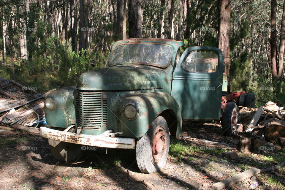 Rusty pick-up truck