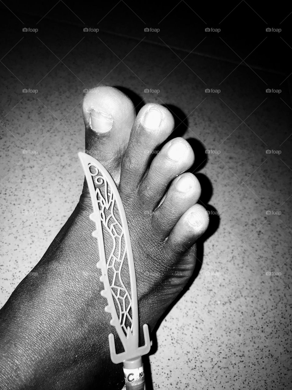 i want to sell my feet 🦶