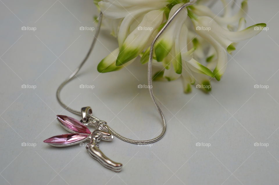 Necklace with flower