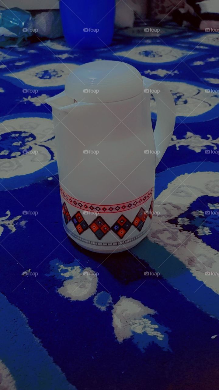 Glory be to God, the wonderful picture and its appearance are very beautiful. It is a tea refrigerator with sweet carpets