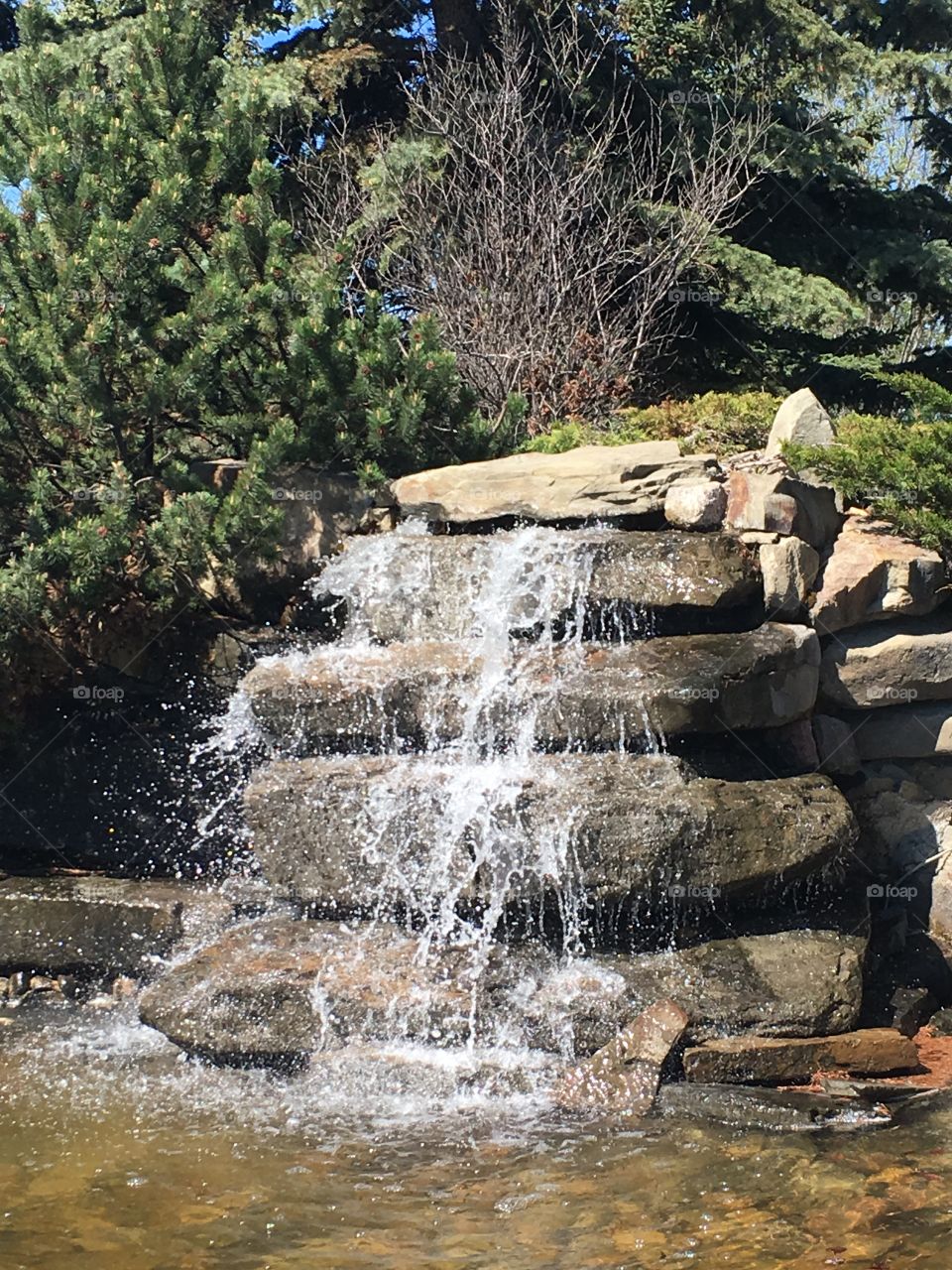 Mini waterfall closeup 