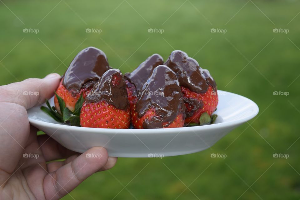 Strawberries With Chocolate Sauce Time