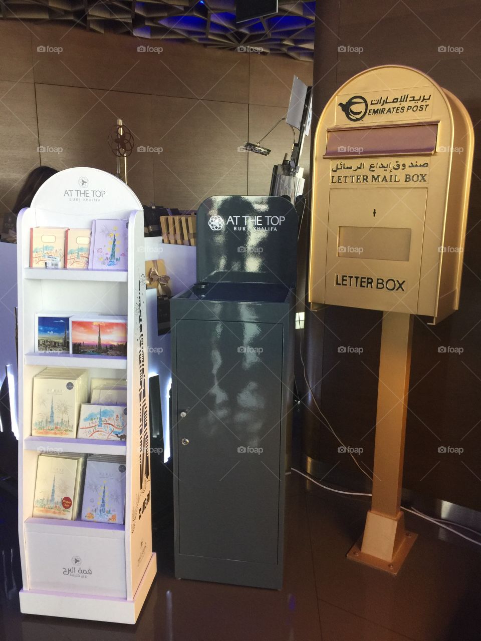 Finding this vintage snail mail box is so cool. Will be buying postcards and send them to friends all over the world. 