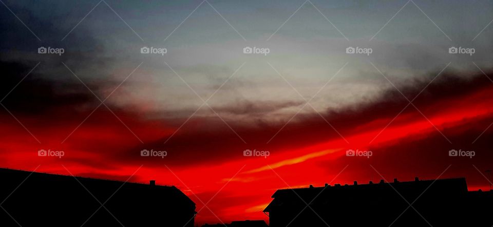 Strange colors of the sky