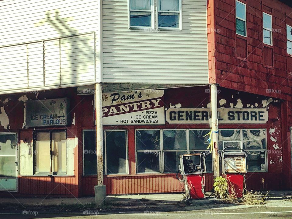 Abandoned gas station and ice cream shop outside of Indian lake Ohio 
