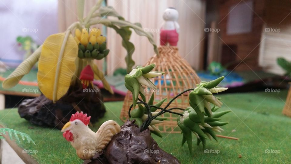 Chicken's Miniature farm,  Bananas