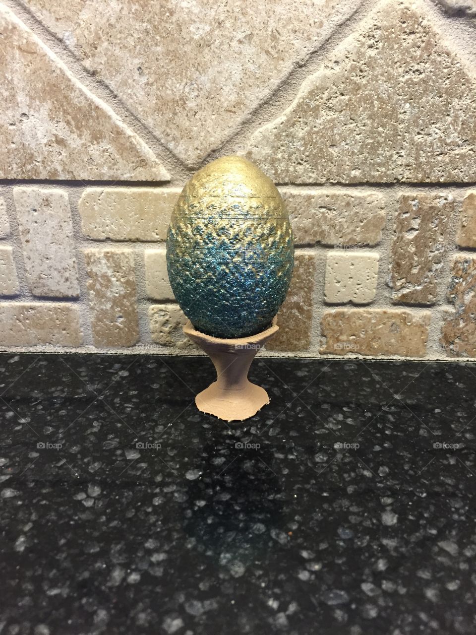Dragon egg pedestal 