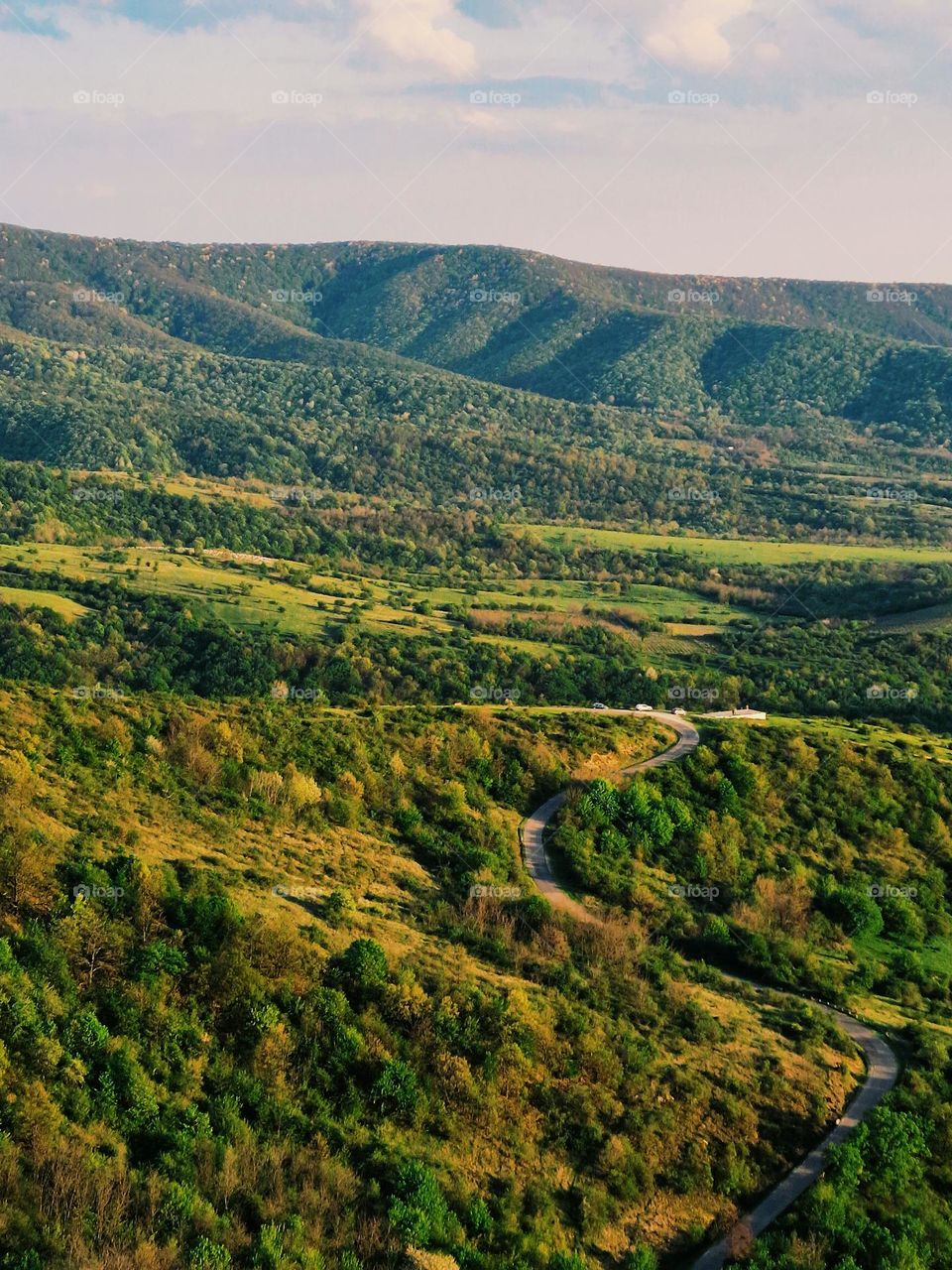 road to the zarand mountains