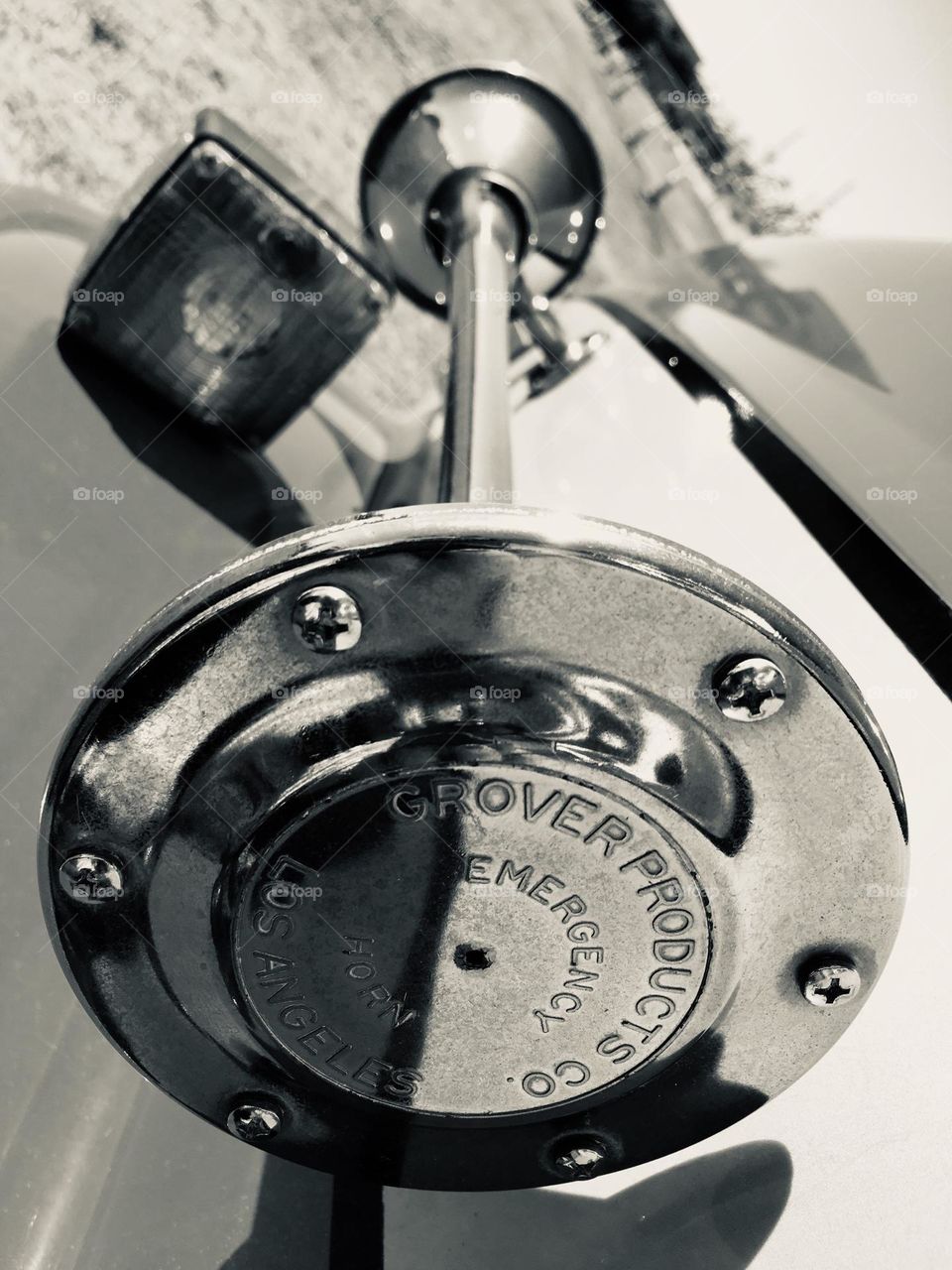 Black and white fire engine horn