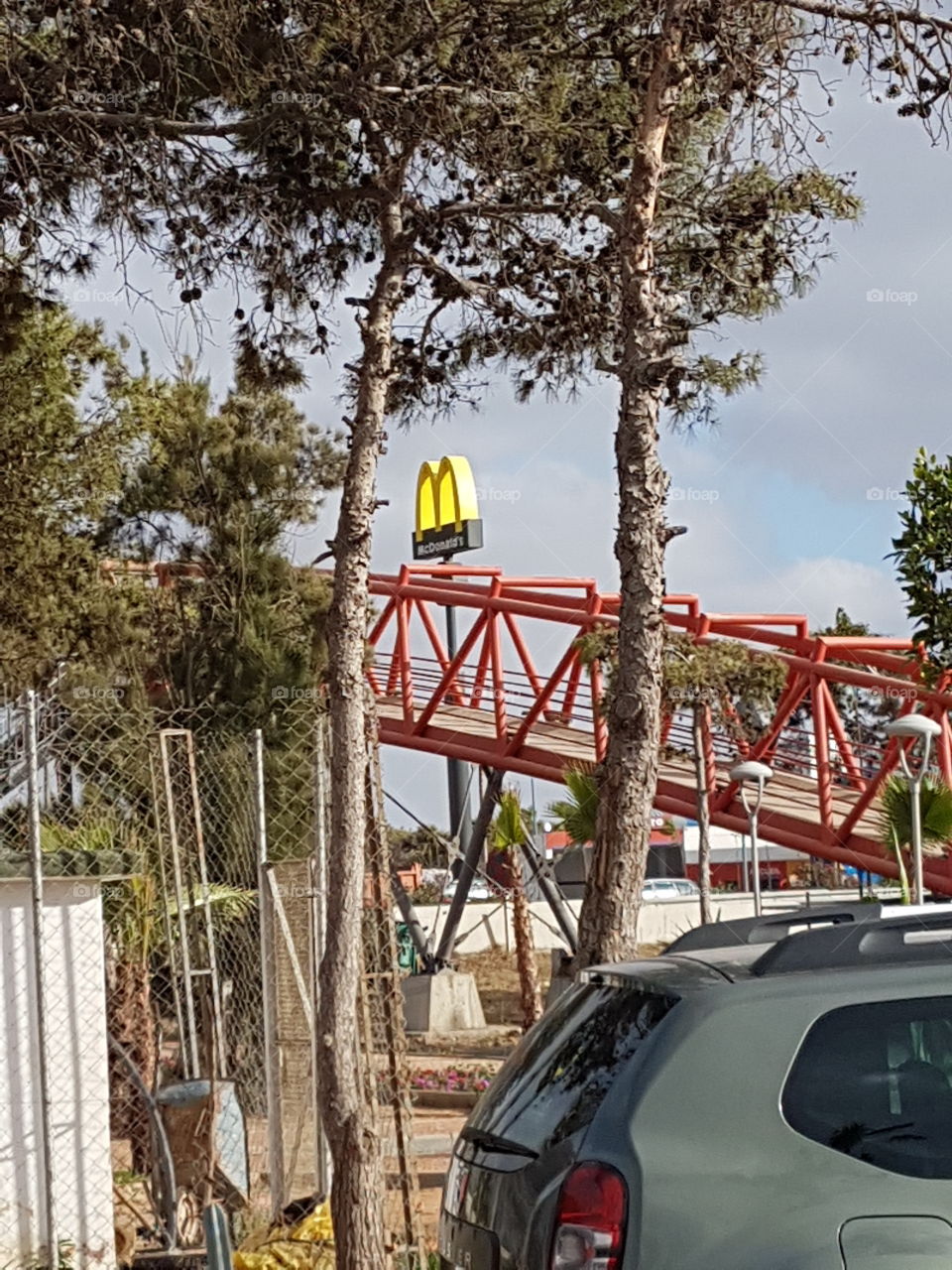 McDonalds McDonald's tree advertises