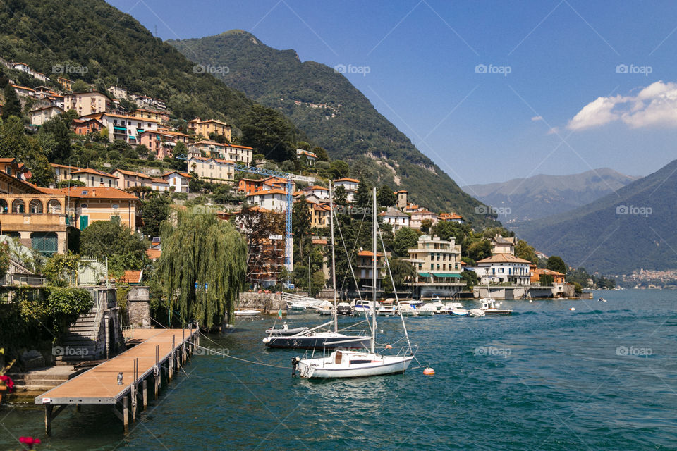 Lago Como no norte da Itália é um lugar lindo para se conhecer na Europa, com paisagens incríveis!