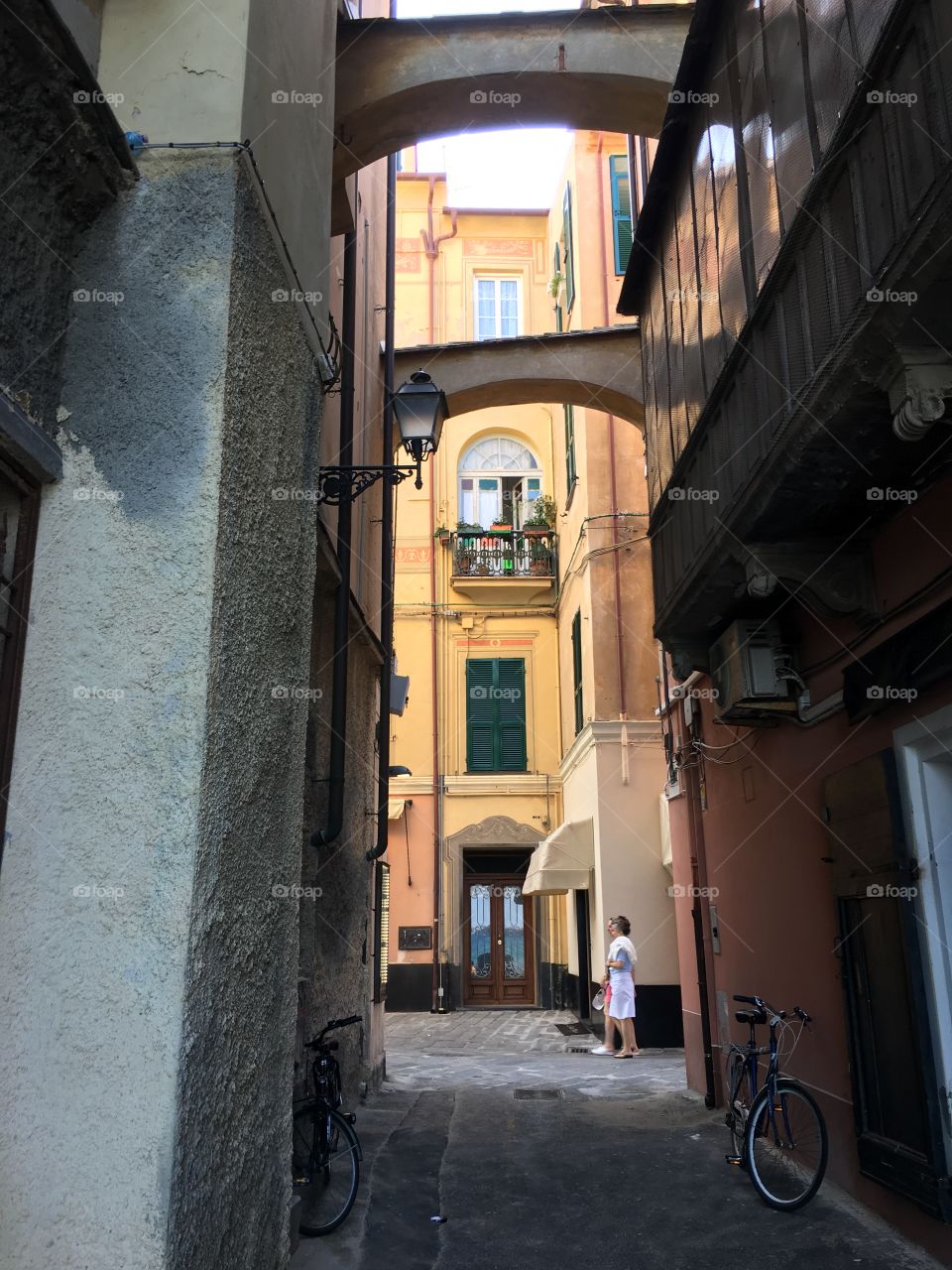 Italian alley 