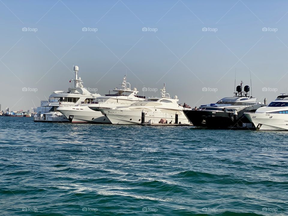 Cruise parking in line, photography of cruise or boats parked together 