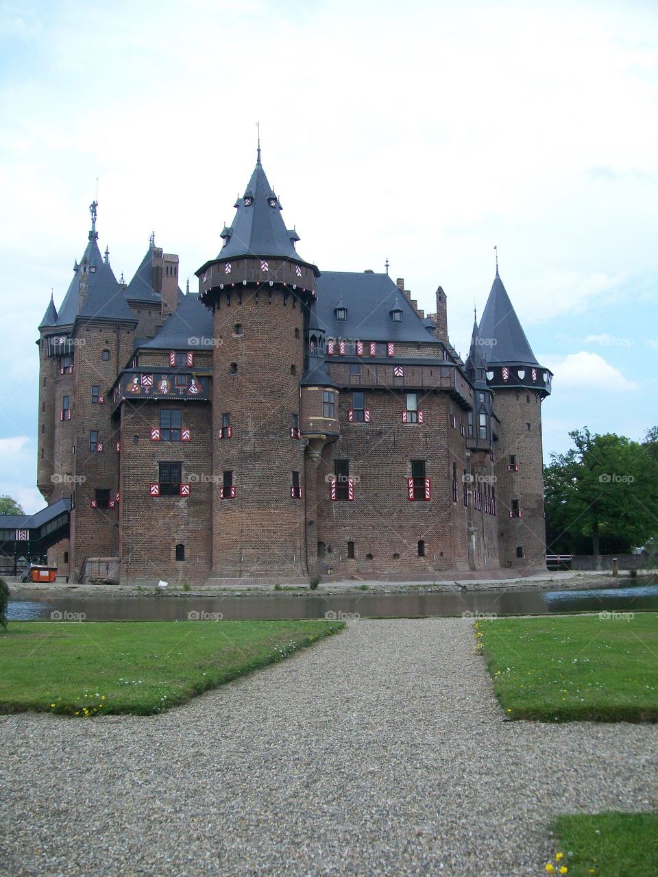 A massif castle.. One of Hollands massive castles.