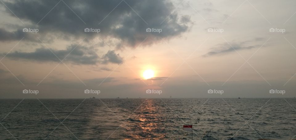 sunrise at java sea

don't forget to be grateful.may ALLAH bless all of you