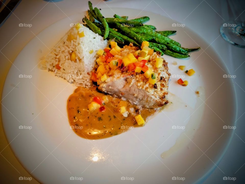 Mahi, jasmine rice and green beans