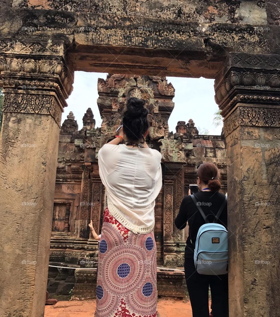 #woman #photographer #tourist #cambodia #temples