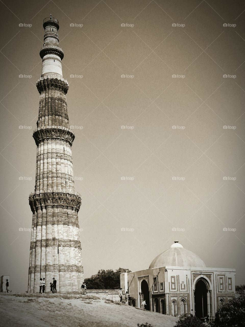 Mughal Heritage in the heart of New Delhi - UNESCO WORLD HERITAGE SITE - Qutub Minar - This was clicked using my smartphone which doesn't even begin to do justice to the impeccable intricate carvings on the structure!!!