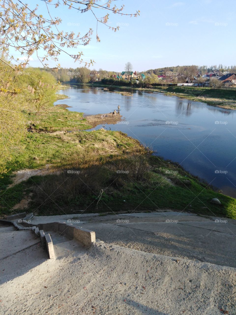 Рыбаки на речке