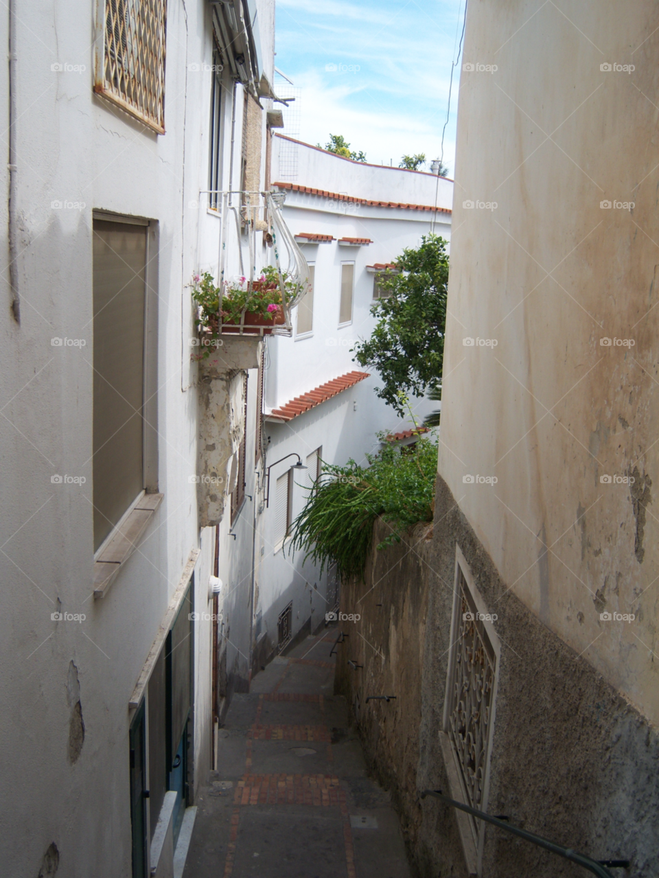 street narrow capri naple by er_said