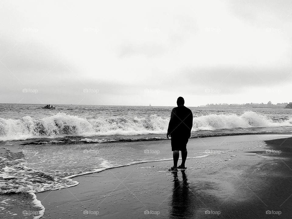 beach in black and white