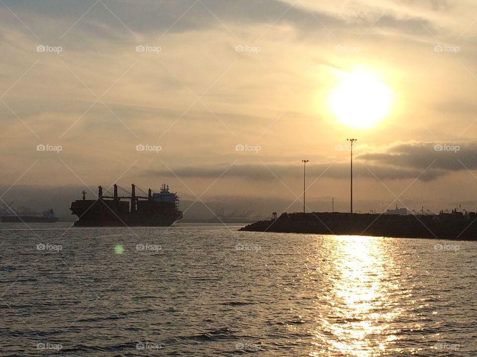 Port of Long Beach cargo ship 