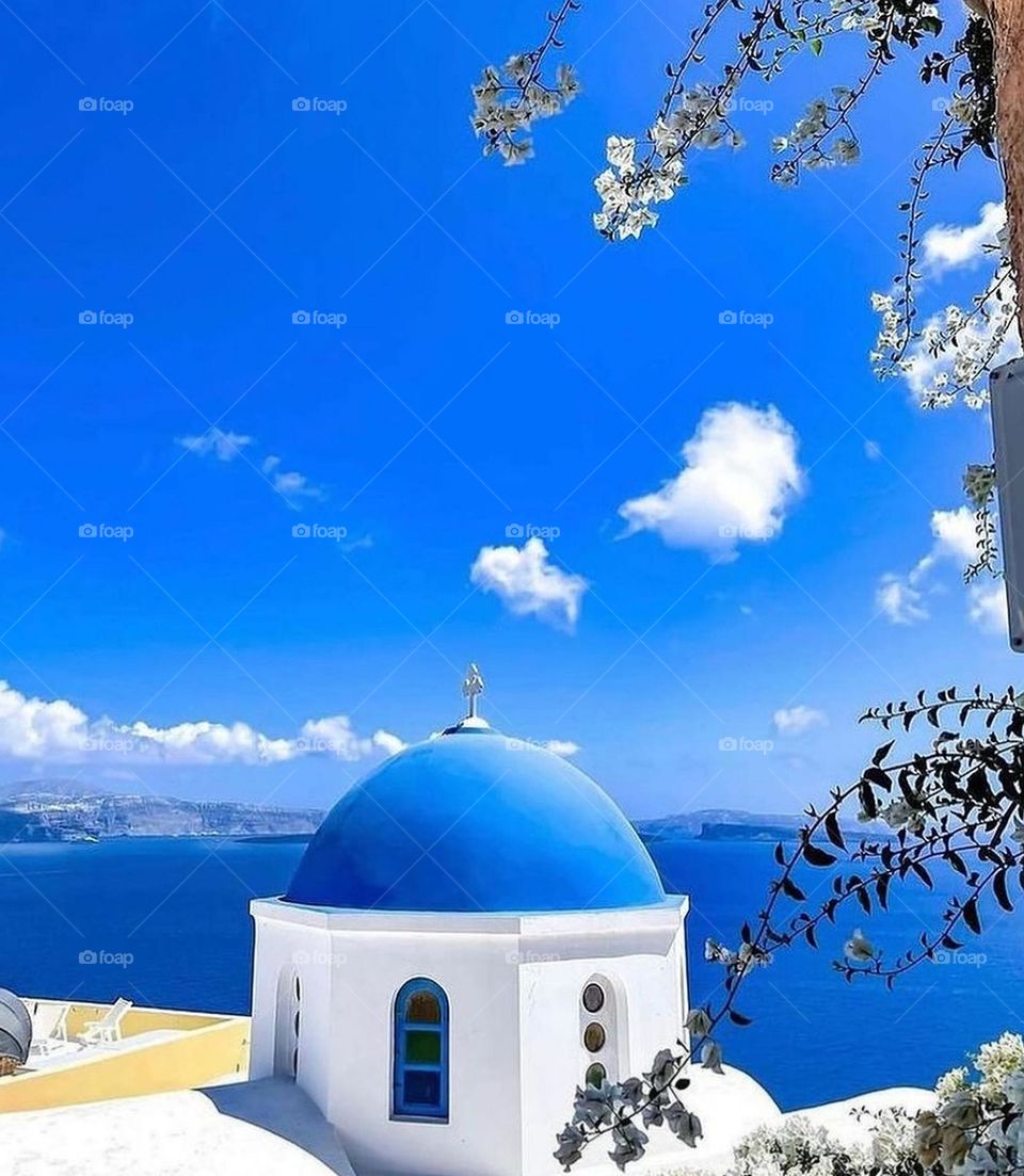 Amazing combination of blue and white which gives a different view to my shoot. - Santorini ,Greece