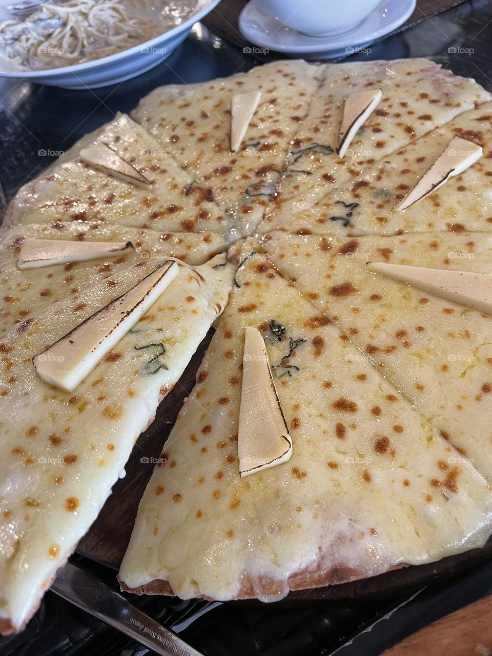Pizza triple cheese