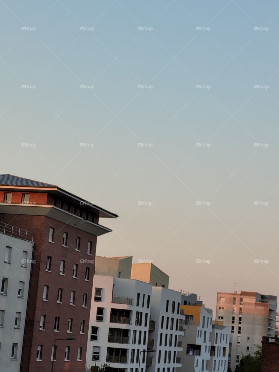 Immeuble au coucher de soleil