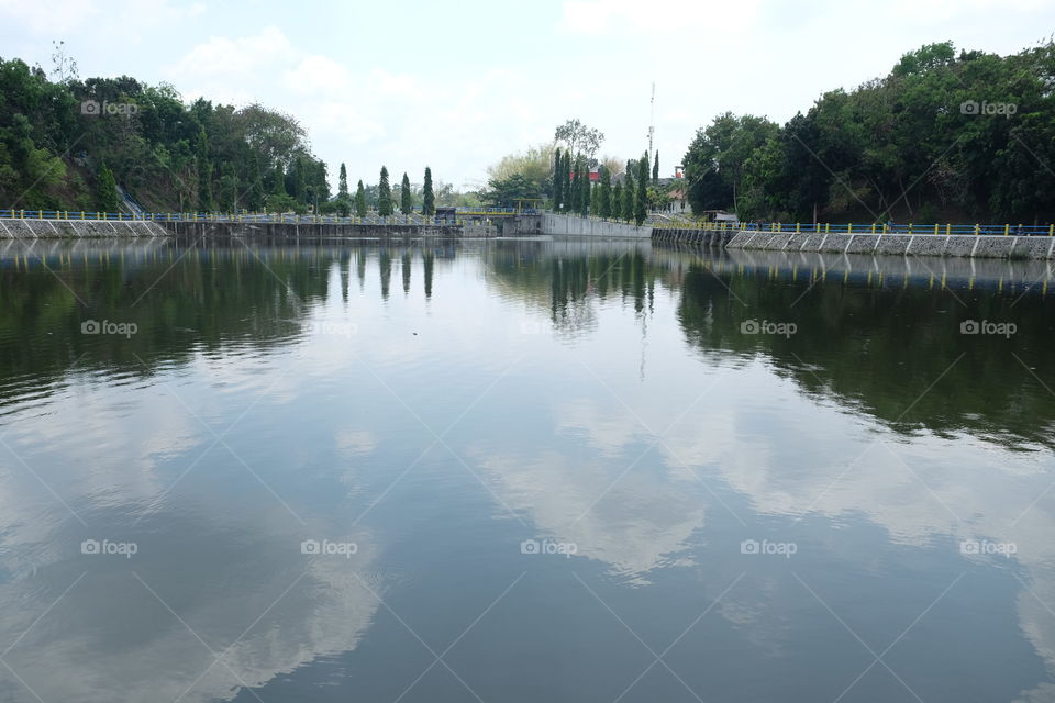 tugas fotografi (landscape 1)


"mirror water, indahnya alam indonesia yang saling memberitahukan keindahannya masing-masing. tanpa harus berkoar-koar, tanpa perlu banyak cakap"