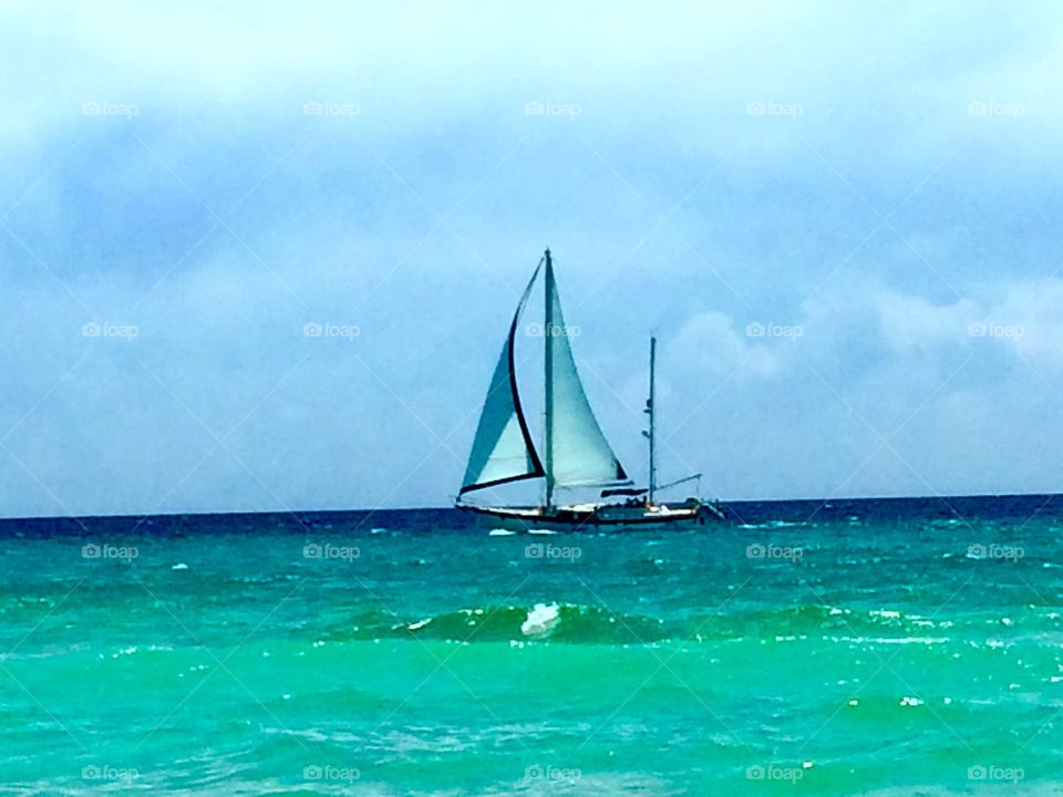 Sailing the coast 