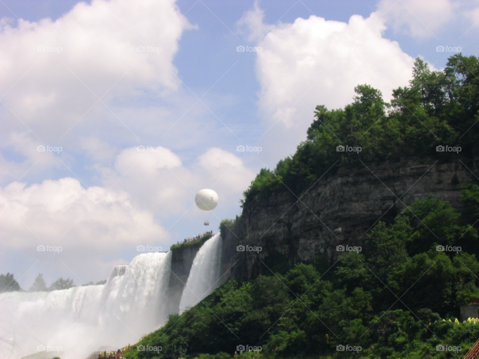 sky waterfall balloon niagara falls by izabela.cib