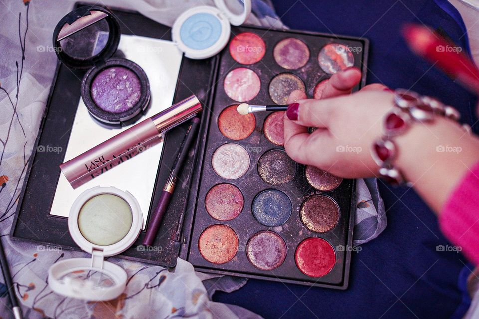 Baked Huda eye shadows and other make-up cosmetics