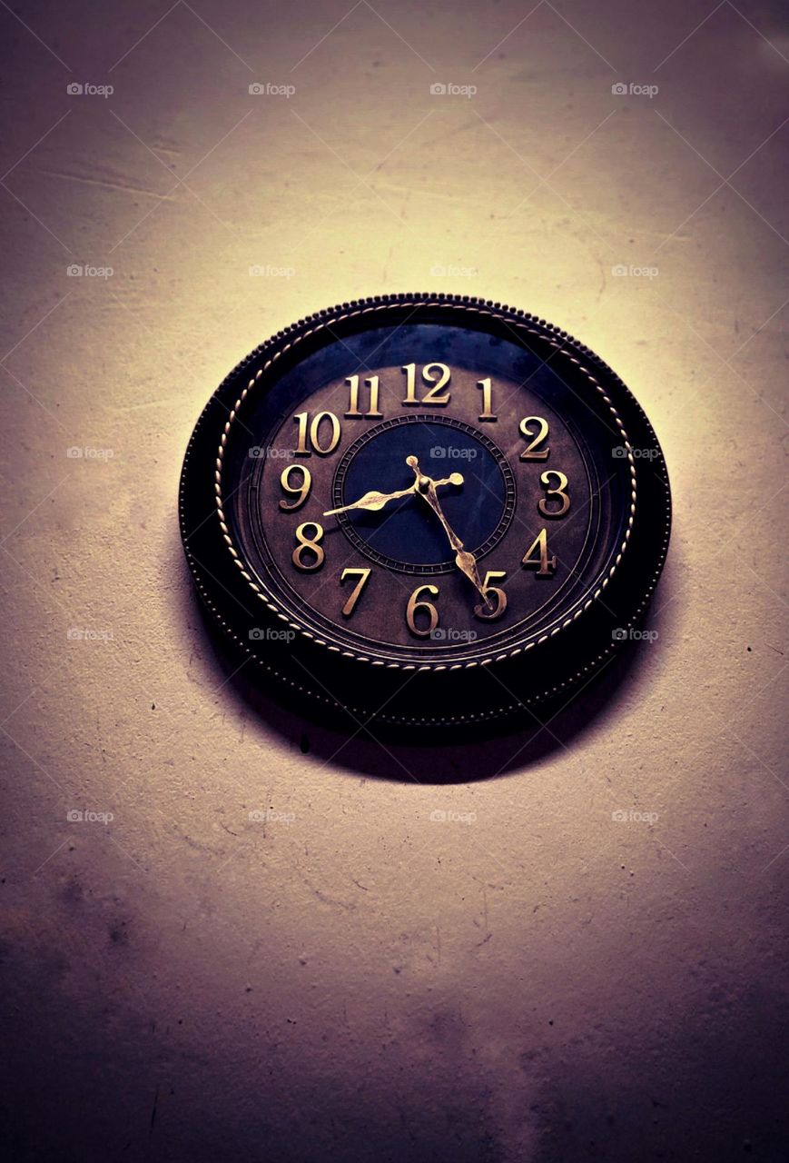 DARK BROWN WALL CLOCK