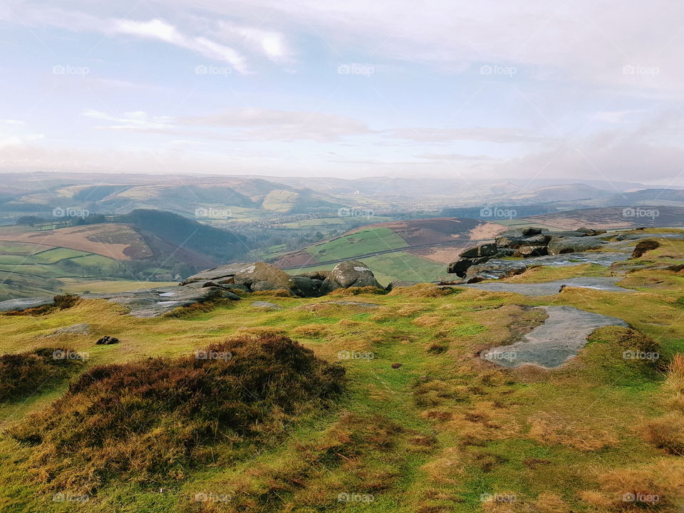 Higger Tor, The Peak District, Derbyshire, about half an hour from my house. The way the early winter sunlight lays across the landscape is so magical ☀️