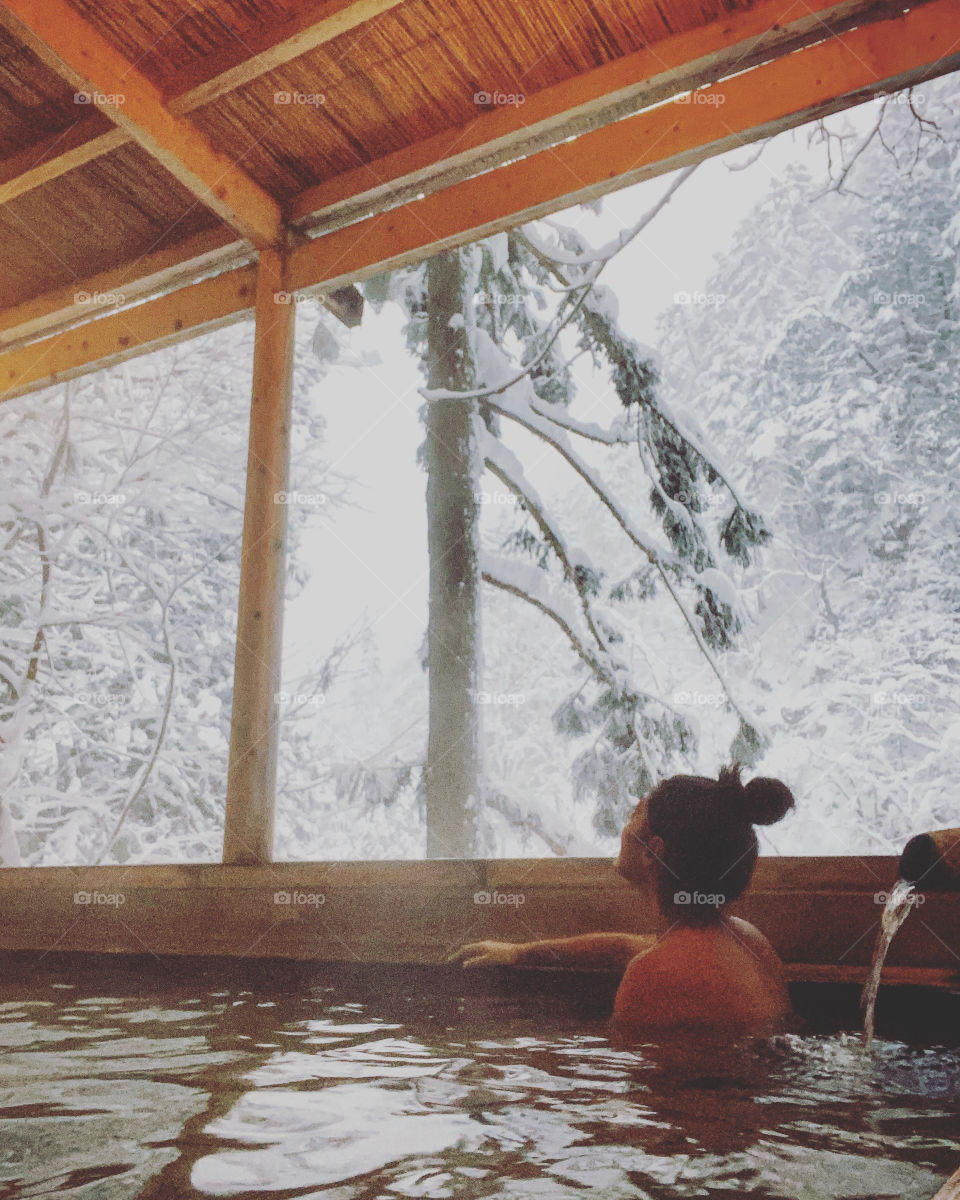Hot spring soak while watching snow flakes. Relaxing, refreshing, revitalizing! Press the reset button. This was on a short break this winter in Yamagata Prefecture, Japan